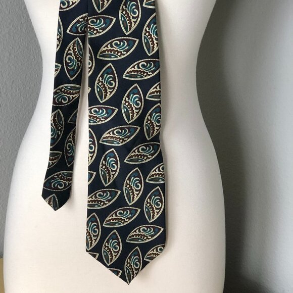 Vintage John Weitz Silk Necktie - Old Money - Picture 6 of 6